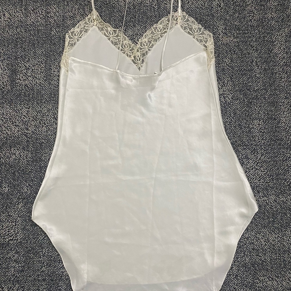 Vintage90s Victoria's Secret Cream Lace Chemise - Picture 3 of 4
